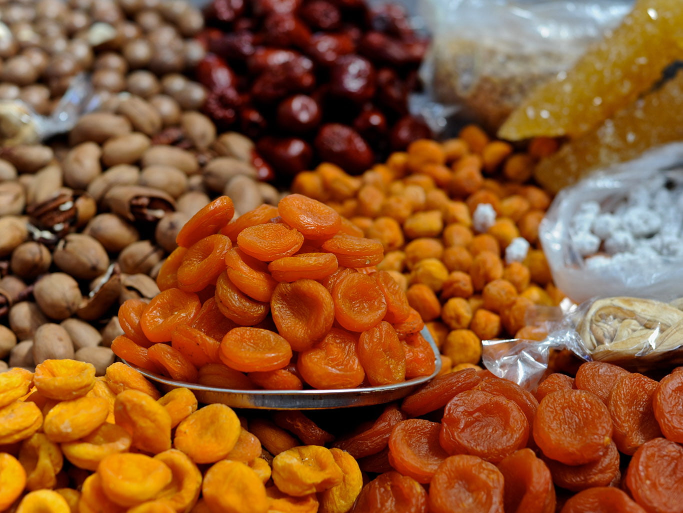 Turkish dried fruit export volumes declined in the first half of the year, while exporters’ incomes rose • EastFruit